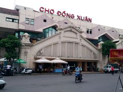 さて、また街歩きです。
大きな市場を発見です。
