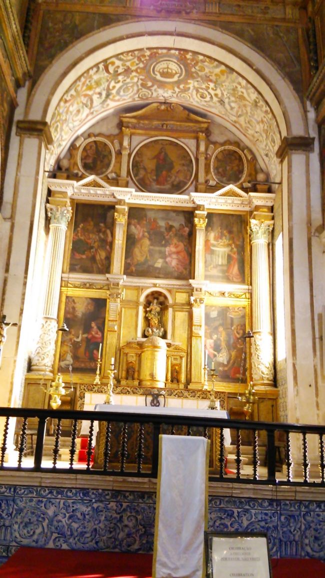 サンタ・マリア教会内部