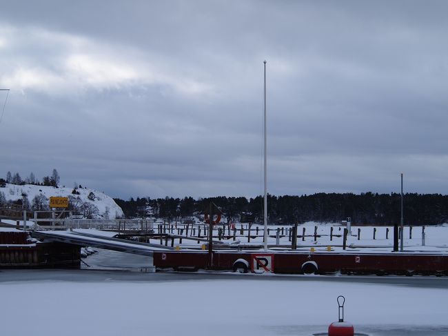眺めが異国すぎて、なかなか前に進めません。この寒そうな景色が、たまらん！