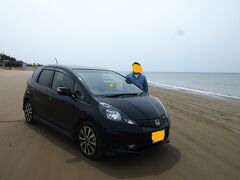 千里浜へ。

宝達志水町の今浜からスタートします。

日本で唯一車で走れる砂浜です。
年々砂浜の幅が狭くなっているみたいで残念です。