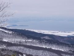 いつだったか、東北弁の若い女性がゴンドラから見える猪苗代湖を指して｢あの湖は？｣と尋ねたのに、連れの女性も知らず、私は絶句しました