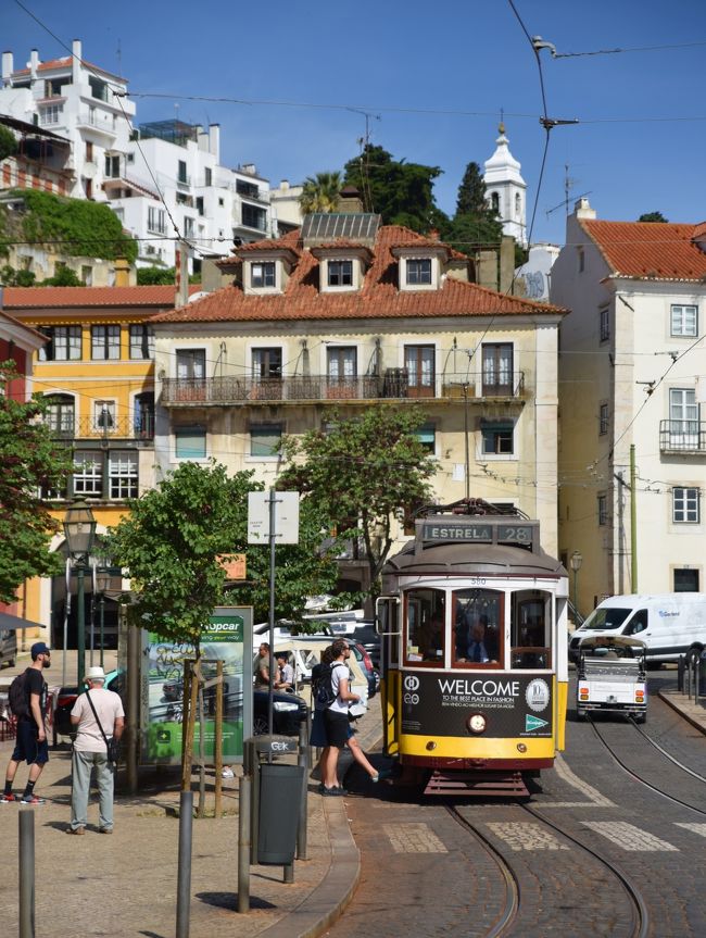 ５月のリスボンは緑が多くて青空がとっても美しい。<br />湿度もなくて空気がカラっとしてます。