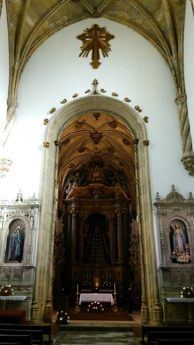 サンタ・クルス修道院内部2