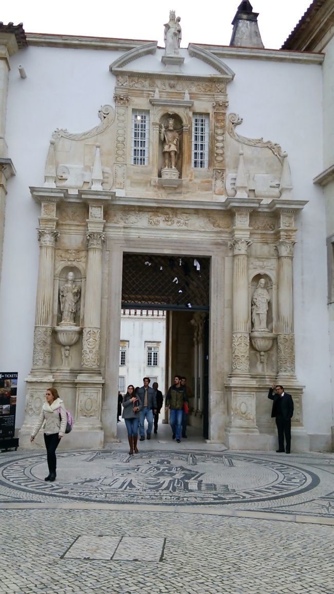 旧大学への入口『鉄の門』