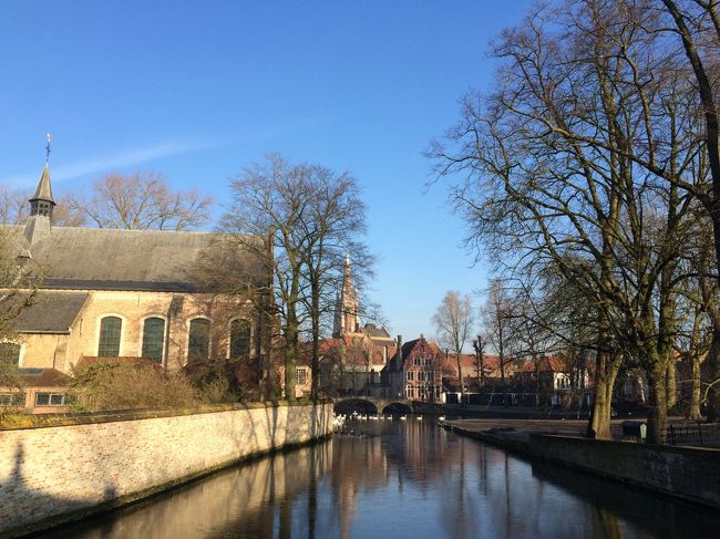 愛の湖公園を散策。<br /><br />運河が流れていて綺麗でした。<br />