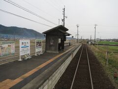 15:41　織部駅に着きました。（大垣駅から34分）

日本初の鉄道駅併設の道の駅「織部の里もとす」が誕生し、当駅開業をきっかけに日本各地に同様の設置運営形態の道の駅が次々と誕生しました。［ウィキペディアより］

・道の駅織部の里もとす
　http://oribe.or.jp/