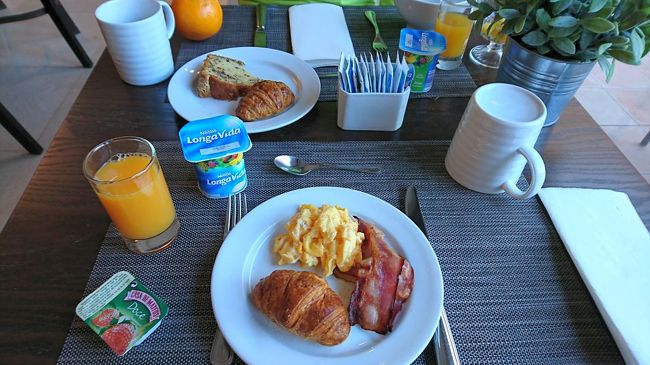 ホテルでばっちり朝食。