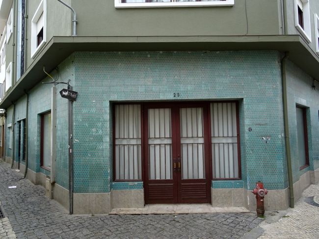 こういうタイルが美しいのだ．