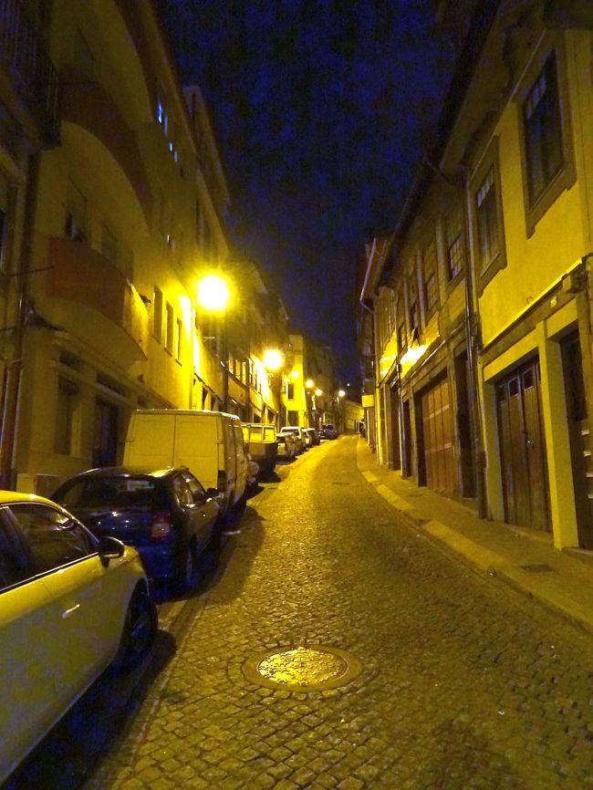 橋の上まで歩いて，トラムに乗って帰る．