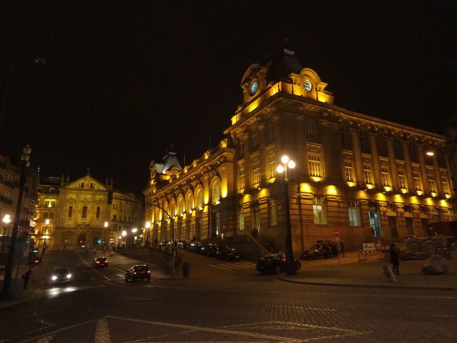 ここでトラムの駅を見つけホテルに戻る．楽しかった！