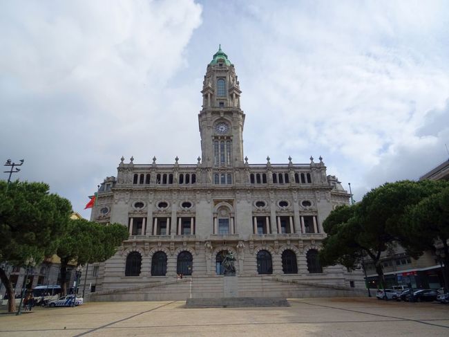 たぶん市庁舎．