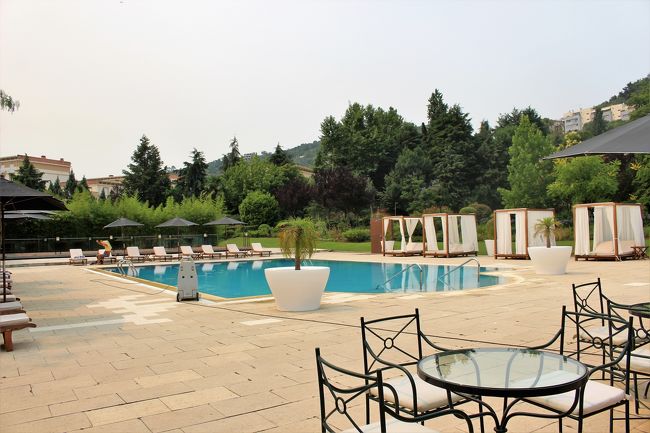 プール<br />もわっと暑いです・・・・<br />正直暑くってプールサイドにもいられない感じ。<br />とは言えごろごろしたかったけど観光に行かなくっちゃ。。。。<br /><br /><br />