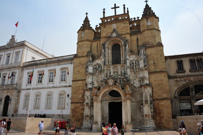 サンタ・クルース修道院<br />サンタ・クルース教会の名で知られるポルトガル・コインブラの史跡です。<br /> 1131年にコインブラの城壁外に建てられ、ポルトガル王国初期における最も重要な修道士の館となりました。