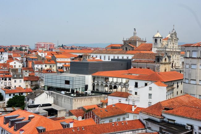 モダンな建物がランチをしたお店です。