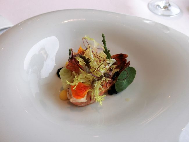 野菜サラダだったかなぁ。<br />とっても上品