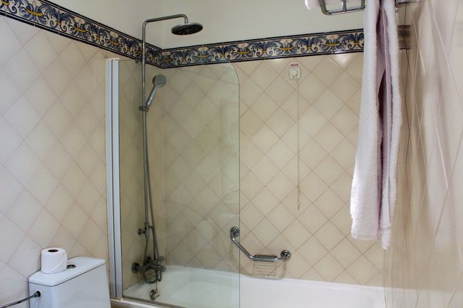 シャワーはハンドもありました◎<br />欲を言えばシャワールームが欲しい所ですが。