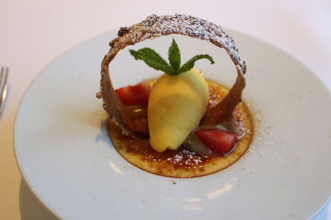 ブリュレのデザート<br />デザートも洗練されたお味