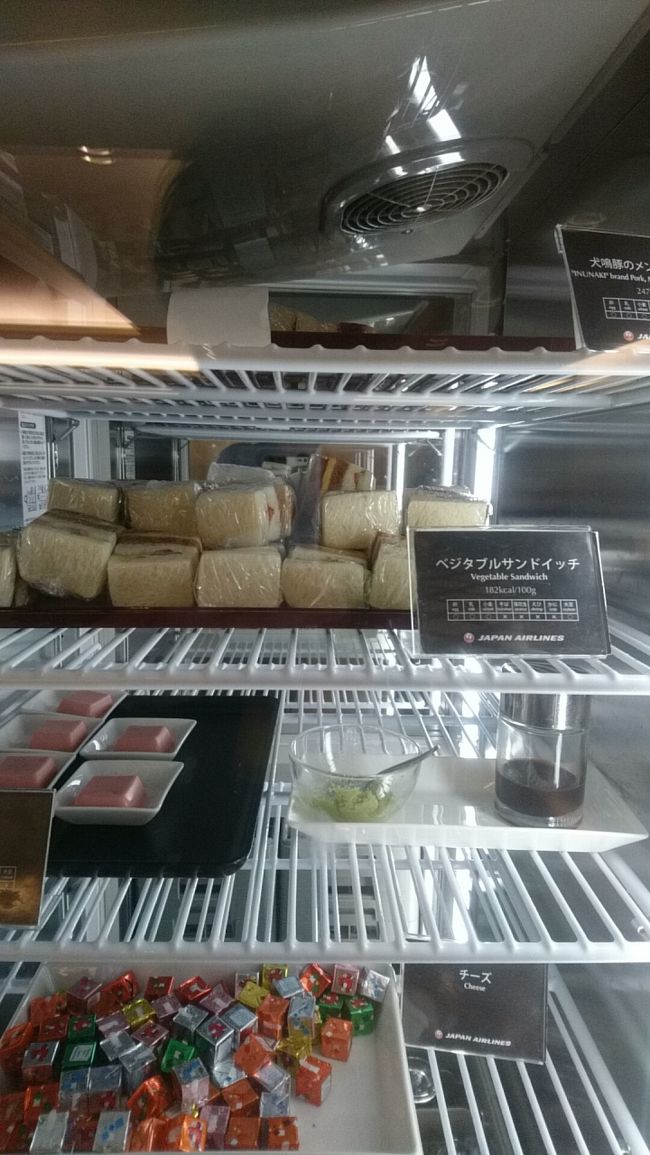 サンドイッチ系もありました。<br /><br />軽めに食べるならこれもアリかもしれませんね。