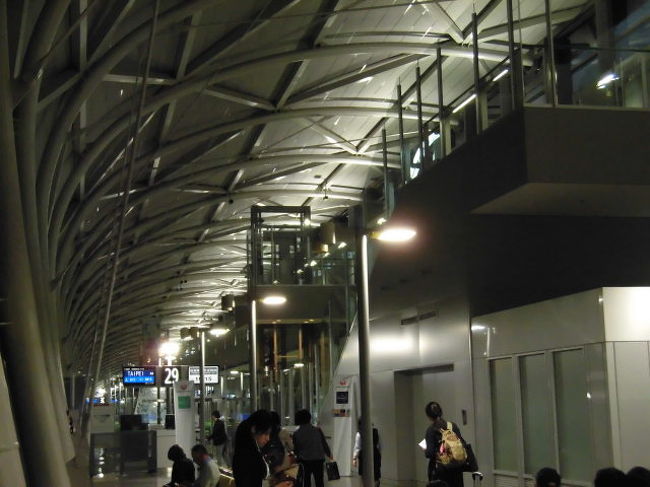 そうこうしているうちに、放送が開始されたので、搭乗したいと思います。