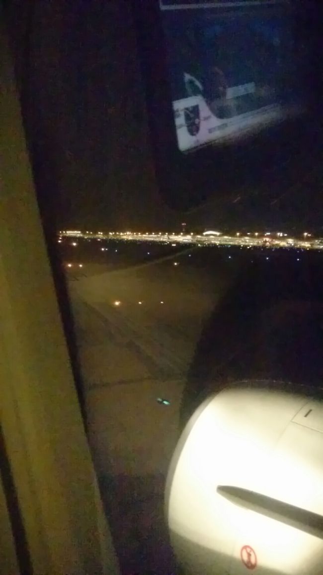 そろそろ離陸です。<br /><br />なんとか、リモコンを出すことができたので、<br />リモコン出したままにしておきます(笑)