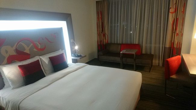 ホテル部屋内部です。<br />さすが空港近く。中もきれいです。