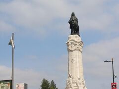 メインストリートに出ました。