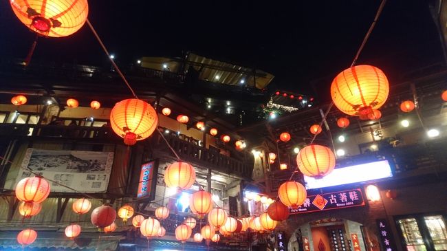 階段を上る入口あたりの場所から撮影です。<br /><br />ちょっと画像を加工すれば、とても幻想的になりそうですね。