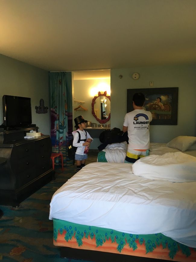 あまりのんびり部屋で過ごせなかったけど、大好きなアリエルのお部屋で娘は満足♪