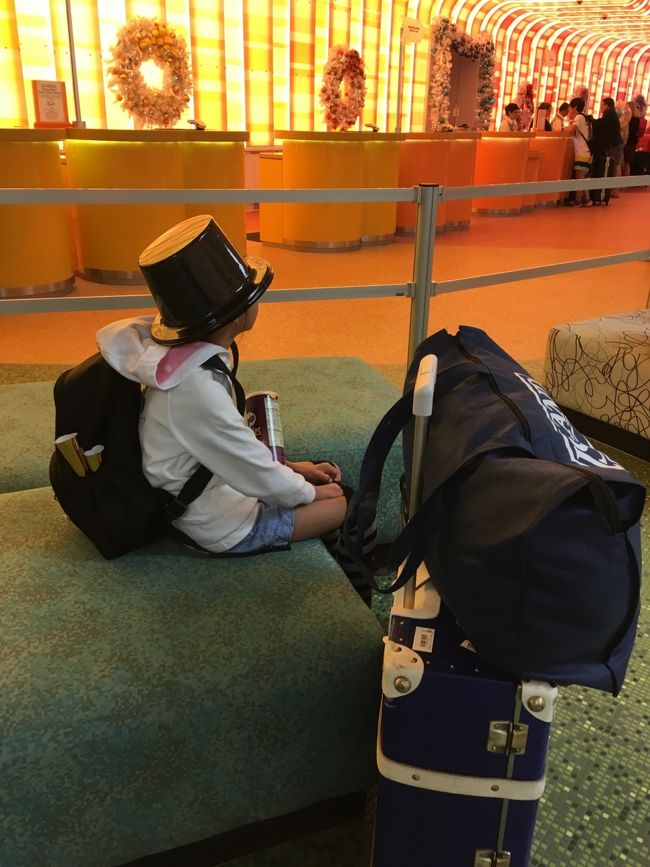 とりあえず次の部屋へチェックインするまで荷物を預かってもらう事に～