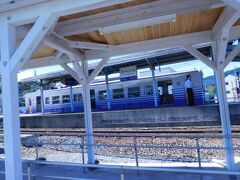 この駅から降りて　永平寺に行く人は　5パーセントもいるかな？

40分に一本ぐらいバスはあります

10人ぐらいのグループが　参道を歩いて居ました　一時間ぐらいのハイキングかな？