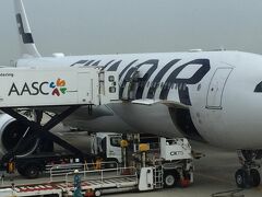 関西空港から直行便で出発です。
フィンエアー、行きも帰りもマリメッコ仕様には当たらなかった。
残念。
機内の毛布とクッションはマリメッコでした。（ミドリ単色）