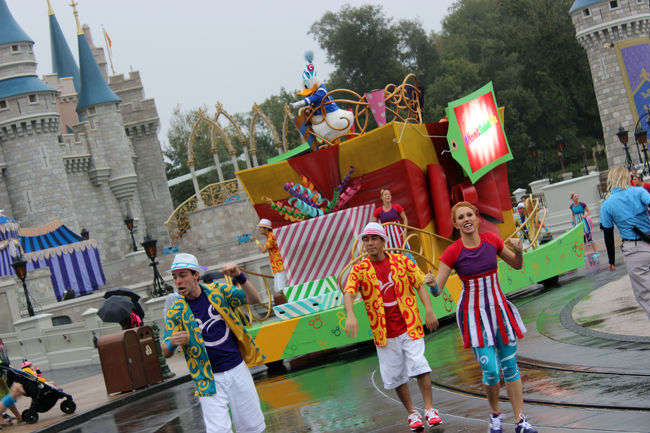 Move It! Shake It! Dance&amp;Play It! Street Partyが始まりました。<br />今日こそは完璧バージョンをと思いましたがやはり前もって調べてたものと少し違うようでした。