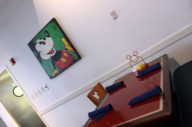 客席はポップな感じ。