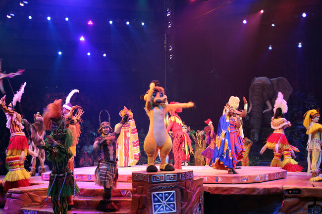 ライオンキングを見るためです。<br />明日にユニバーサルスタジオに移動するので<br />もう一度見たかったのです。<br />その後エベレストにも2回乗ってアニマルキングダムを後にしました。