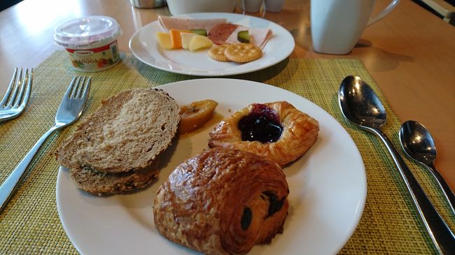 特にこれから何をする訳でもありませんので、<br />ゆったりユックリ食事をしました。