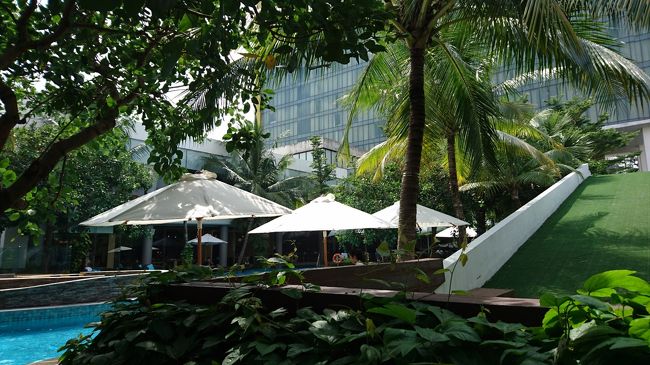 限られた敷地内ですが、<br />こういった雰囲気のある演出は<br />上手いところだと思いました。