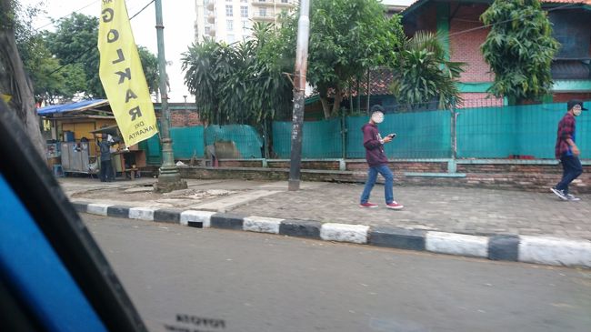 Check outしたら、ホテルに何台か待機の<br />ブルーバードタクシーで<br />「プルマン ジャカルタ インドネシア タムリン」<br />へと向かいました。