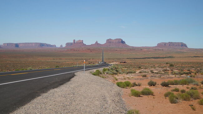 ここでトム・ハンクス主演の映画「フォレストガンプ」の１シーンが撮影された。恋人を亡くし、傷心のガンプはアメリカ全土を何度も走って横断するが、ついにここで走るのを止めた。<br />