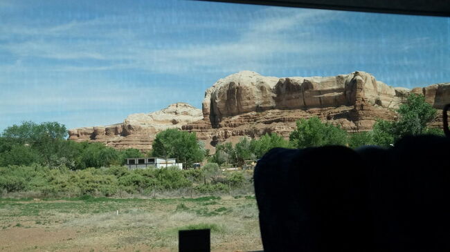 R163がいつのまにかR191に変わるとブラフの町。ここで昼食タイム。<br />