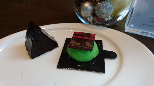 よく見ると板チョコにXmasの絵柄。