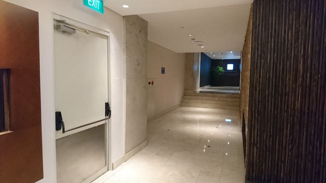 この通路でお部屋に戻ります。