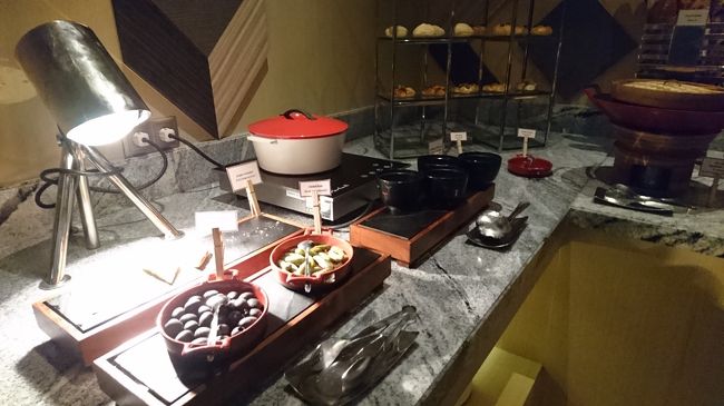 少ないように見えますが、<br />1品ずつ頂いたとしても<br />全種類はとても無理だと思います。