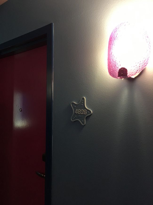 ロケーションの良いお部屋をリクエストしてたので最上階～<br /><br />今日から、こちらも娘のリクエスト♪<br />ファインディングニモのファミリースイートのお部屋へ移動です♪