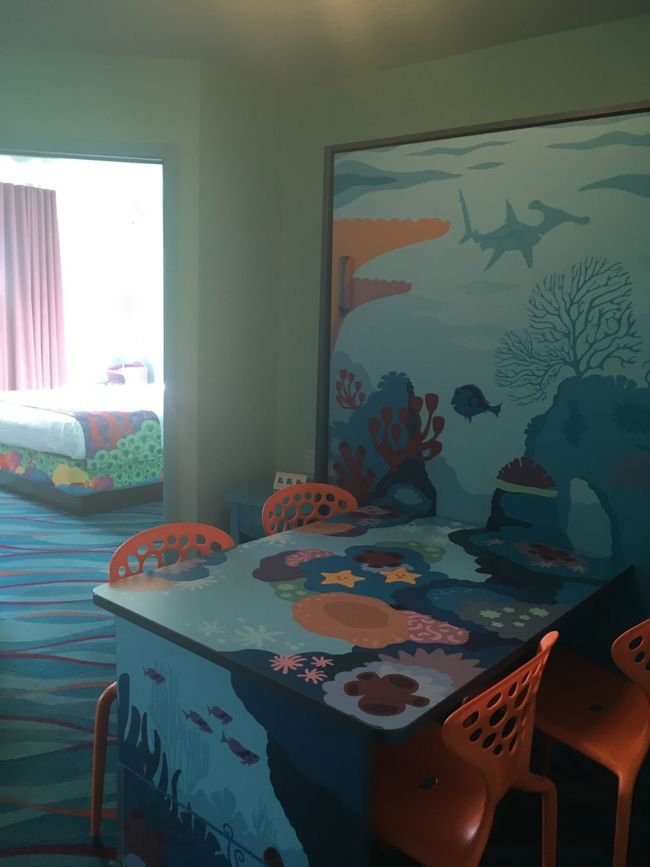 こちらはダイニングとマスターベッドルームが奥に♪