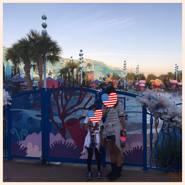 後ろはニモ棟プール♪