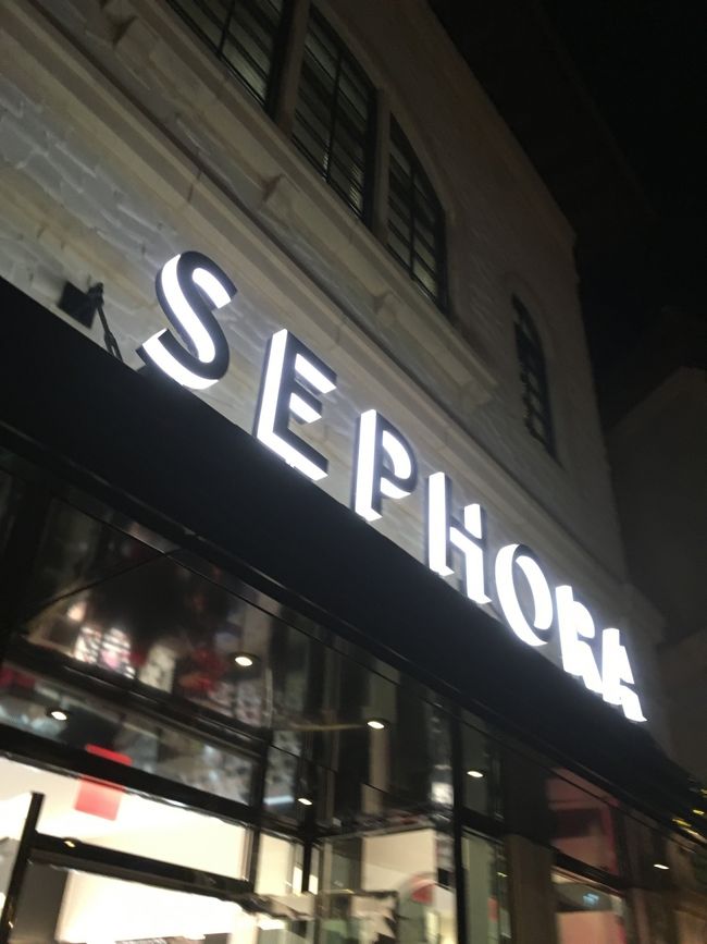 帰る前に海外に来たら定番のお店♪<br />ここで買い物～♪