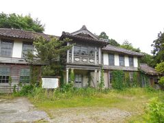 旧岩井小学校校舎。