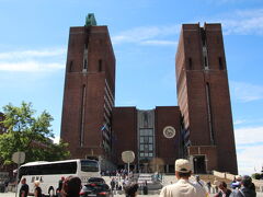 ノーベル平和賞の授賞式が行われる市庁舎を見学です。
