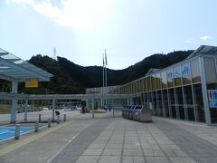 新東名を島田金谷ＩＣから乗り、「NEOPASA静岡」で昼食も兼ねて休憩をとります。