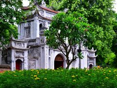 文廟 (孔子廟)
孔子の霊を祀った建物です。ハノイの文廟は1070年に建立され、国内初の大学だそうです。
